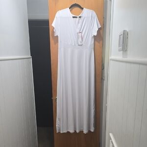 Elegant White Maxi Dress